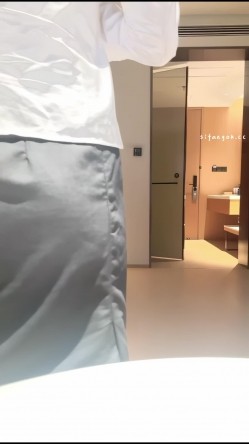 抖音骚女璐璐本璐我脾气老好了是小葵呀 极品身材大长美腿 奶大翘臀 超级骚 截图1