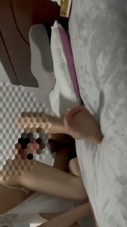 反差小母狗 表面乖巧的萌妹子背地里是个小骚货，清纯的面庞 淫靡的啪啪声 清纯靓丽的外表下有一颗淫荡的心 截图10