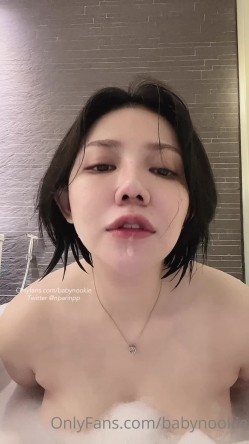 泰国零零后巨乳淫欲痴女「babynookie」OF露脸性爱私拍 巨骚！户外露出商场厕所自慰单男约炮 截图6