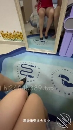 ️24万粉丝，PUA约炮大神【小兽先生】付费钻石贴，知性离异美少妇，熟女人妻，熟女穿JK别有一番风味 截图3