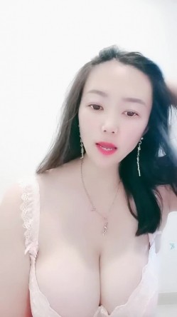 超级巨乳主播『椰汁西米露』高清源码录制35小时直播合集 无毛粉逼健身器材上甩大奶 截图1