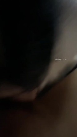 极品反差婊 极品美人实在是太淫荡了，被后入插得享受不已，简直骚翻天呀！ 截图11