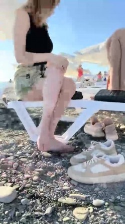 乌克兰的美女大集结，【户外挑战者】，户外海滩，土豪大佬的性福生活，绝色美女风骚撩人，男人的梦想生活就在眼前 截图1
