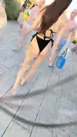 乌克兰的美女大集结，【户外挑战者】，户外海滩，土豪大佬的性福生活，绝色美女风骚撩人，男人的梦想生活就在眼前 截图13