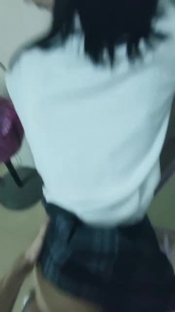 周末和JK表妹出去玩，回家忍不住直接操，残暴输出，表妹床叫得真好听！ 截图1