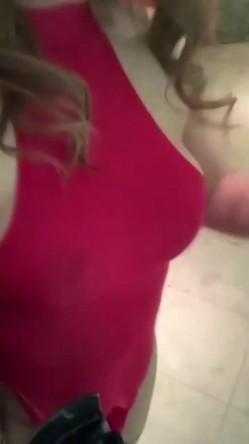 【巨乳肥臀人妻】，NTR绿帽网黄【kamenyuimama】订阅福利，调教熟女妻子，招嫖群P露出 截图1