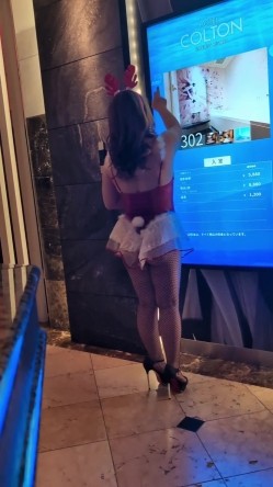 【巨乳肥臀人妻】，NTR绿帽网黄【kamenyuimama】订阅福利，调教熟女妻子，招嫖群P露出 截图14
