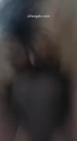 顶级淫妻博主，【刺鸡】，分享老婆给单男操多P，露脸，这个少妇真是骚，喜欢大学生 截图9