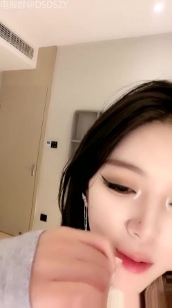 ️人气女神【保时捷车模】姐妹配合无套榨精，骚话不断干出白浆 截图12
