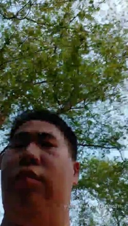 过年期间没有机会复工后赶紧约会漂亮小姨子偸情户外打野战完美露脸拿着三脚架扶着枯树激情后入无套内射 截图4