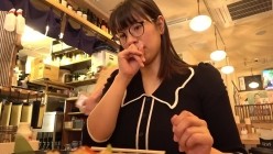 PKPT-018 完全プライベート映像 一生揉んでいたい天然Kカップ美女・春菜はなちゃんと初めての二人きりお泊まり2 截图1