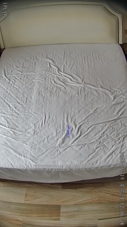 酒店偷拍爱干净每天都要换可爱床单的御姐范眼镜反差婊两天挨五顿操 截图8
