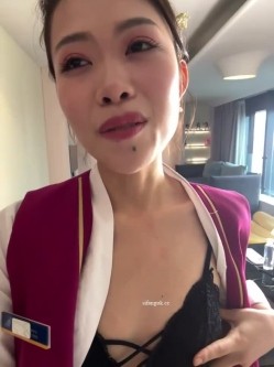 空姐被干了【优优baby】真实空姐和机长吃鸡舔穴舔脚 无套啪啪 户外 车里 截图7