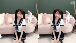 【斗鱼现役网红主播 南妹儿】女神的颤抖 整个奶子都要抖出来了 热舞走光被封合集 截图8