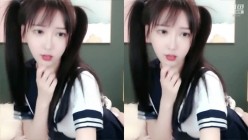 【斗鱼现役网红主播 南妹儿】女神的颤抖 整个奶子都要抖出来了 热舞走光被封合集 截图16
