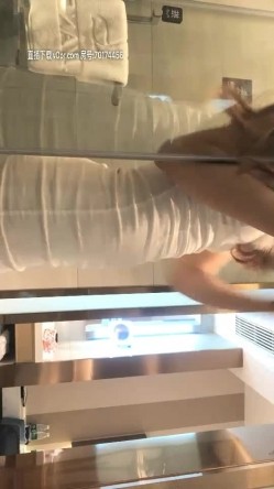 小艾同学高颜值骚女自慰啪啪，肉丝高跟鞋跳蛋塞入口交上位骑乘，换学生制服再来一炮 截图6