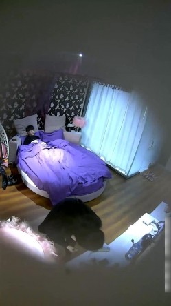 女神级性感气质长发美女和新男友开房有点害羞不让男的脱她内裤,2人索性穿着内裤操,干爽后自己脱掉女上位操! 截图1