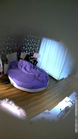 女神级性感气质长发美女和新男友开房有点害羞不让男的脱她内裤,2人索性穿着内裤操,干爽后自己脱掉女上位操! 截图4
