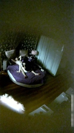 女神级性感气质长发美女和新男友开房有点害羞不让男的脱她内裤,2人索性穿着内裤操,干爽后自己脱掉女上位操! 截图13