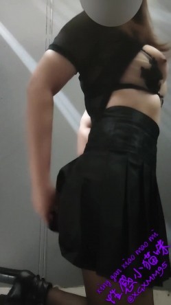 天花板级别露出绿帽人妻狂人【性感小猫咪】 截图4