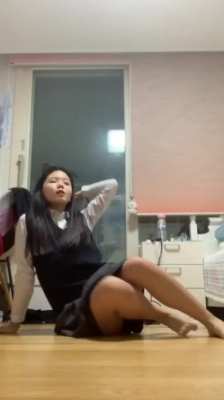 【精品泄密】多位美女不雅视频遭曝光 ️（17位美女良家出镜） 截图2