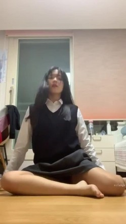 【精品泄密】多位美女不雅视频遭曝光 ️（17位美女良家出镜） 截图3