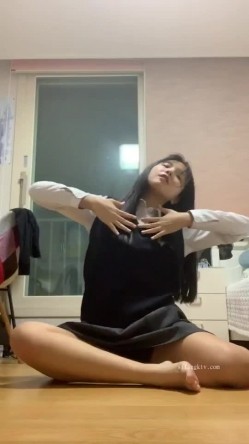 【精品泄密】多位美女不雅视频遭曝光 ️（17位美女良家出镜） 截图4
