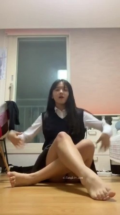 【精品泄密】多位美女不雅视频遭曝光 ️（17位美女良家出镜） 截图5