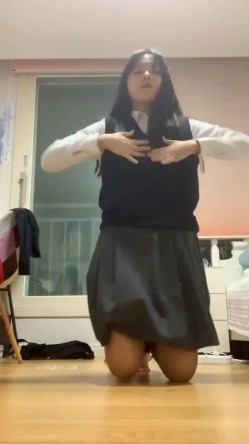 【精品泄密】多位美女不雅视频遭曝光 ️（17位美女良家出镜） 截图7
