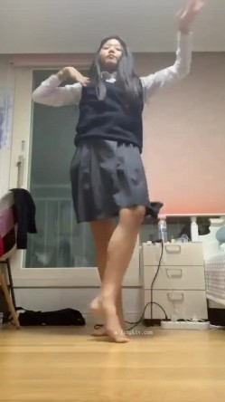 【精品泄密】多位美女不雅视频遭曝光 ️（17位美女良家出镜） 截图11