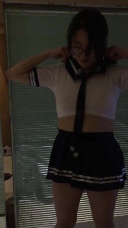 云盘露脸泄密，对话真实淫荡，医院护士终极反差良家人妻少妇【佳慧姐】偸情与出轨男大玩性爱自拍 截图16