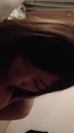 完美露脸忧郁型的长发学生妹与男友日常不雅自拍流出 认真仔细的品尝肉棒看得出来很喜欢 截图15