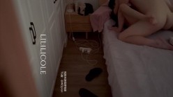 专泡良家大神『LILILICOLE』翘臀骚货一边穿着高跟黑丝一边女上摇摆，只需躺着据能享受全自动炮架服务 截图15