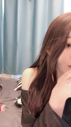 ️ ️【顶级名媛新人女神下海 婉月儿】万里挑一 身材和颜值都是天花板级的存在，男人心目中的完美尤物 截图1