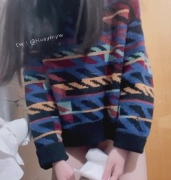 清纯眼镜反差婊！推特女神大生原味【花音小姐】大尺度ZW定制，放尿、换姨妈巾 截图13