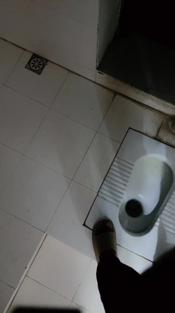 剧情演绎：广西小伙子下药强操精神小妹，对白精彩刺激，肉戏直接大屌无套狂操！ 截图6