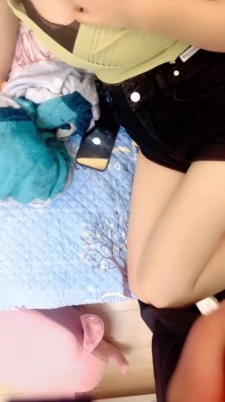 剧情演绎：广西小伙子下药强操精神小妹，对白精彩刺激，肉戏直接大屌无套狂操！ 截图9