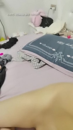 国产良家夫妻居家自拍，【仙气飘飘】风骚小少妇，极品美胸魔鬼身材，口交啪啪后入被老公插得哇哇叫，高清源码录制 截图15