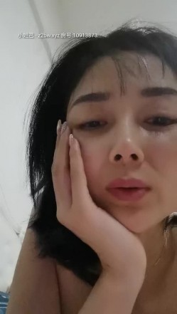 国产良家夫妻居家自拍，【仙气飘飘】风骚小少妇，极品美胸魔鬼身材，口交啪啪后入被老公插得哇哇叫，高清源码录制 截图16
