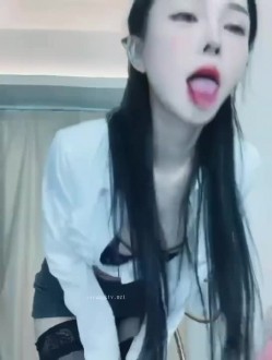 半糖主播【姜妮妮_姜允恩】守护福利视频 截图3