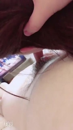 千金小姐~酒店开啪，男友先肏一番，朋友来了再一起3P，这性感肉臀无论是女上位还是后入，都好舒服! 截图3