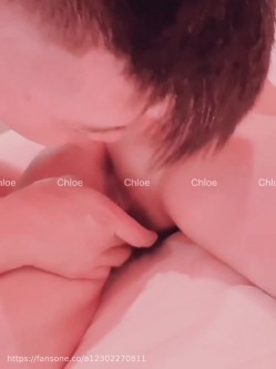 超顶绿帽淫妻【Chloe Chloe】订阅，约单男各种性爱3P，愿望被天下所有男人肏 截图5