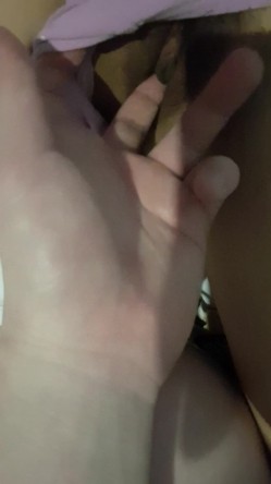 小情侣自拍流出 高颜值魔鬼身材妹子调教 清纯的外表掩饰不了内心的淫荡 截图3