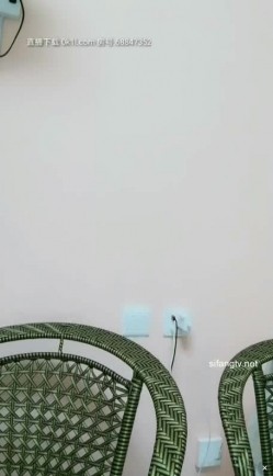 女神校花国庆放假了 回到土豪大叔租的套房就干 玩穴深喉口交无套啪啪一顿抽插爆操 还准备了AV学妹套装玩制服诱惑 截图16
