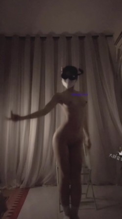 高价定制大胖超大尺度定制裸舞合集，一字马，高抬腿说来就来，舞蹈专业的学生，撸点超级高！ 截图14