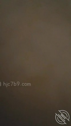 【披风少年爱老妈】被舔醒是种什么体验？天才刚微微亮老妈就爬上我的床把我舔醒 截图5