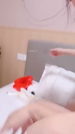 哇~好漂亮的清纯学妹~【你的大宝贝花花】，约哥哥被操了，可爱指数爆表，保证看了让你心痒痒，真美 截图9