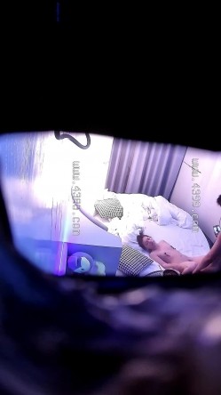 酒店偷拍 ️ 外表可爱的极品学妹被屌丝男友疯狂折腾两小时 截图9