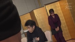 NHDTB-813 共犯痴● ～巨乳仲居の弱みを握って協力させ仕事中の同僚を犯りまくる道連… 截图8