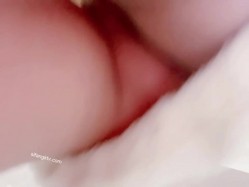 露脸反差小仙女『小屁大王』更新合集，另加21min插入片段，可御可萝完美露脸 被操得淫相毕露 每一下都插的好深 截图14